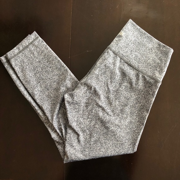 lululemon athletica Pants - Lululemon Wunder Under Crops